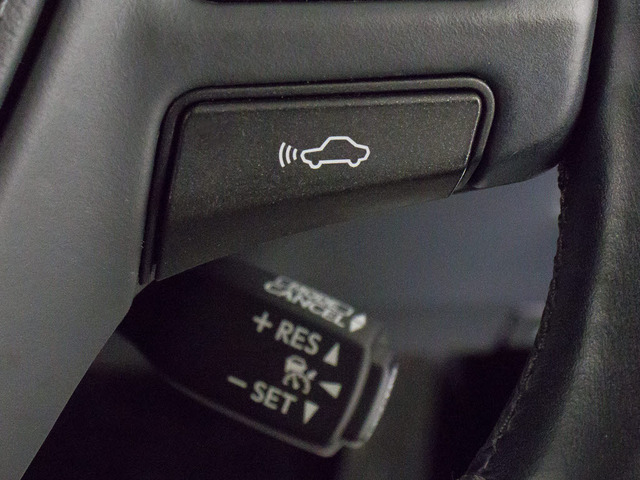 �Փˉ���x���^�v���N���b�V���Z�[�t�e�B�V�X�e�� �O���ɏo��������Q���ɑ΂��x��𔭂��A�h���C�o�[�Ɍx���B�����Ƀu���[�L�A�V�X�g�ɂ��Փˉ���Ƒ��x���y�����܂��B