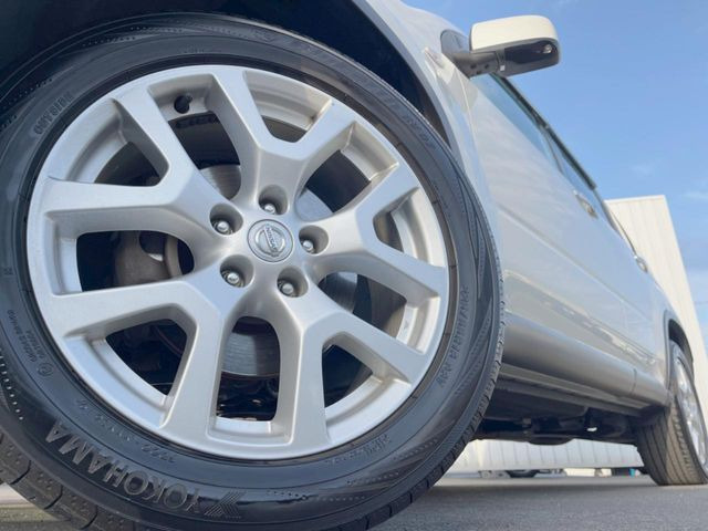 �y�����A���~�z�C�[���z�O�ςɃ}�b�`���������A���~�z�C�[���𑕒����Ă���܂��B�e��ЊO�A���~�z�C�[����A�X�^�b�h���X�^�C�����戵�����Ă���܂��B���񂲑��k����������