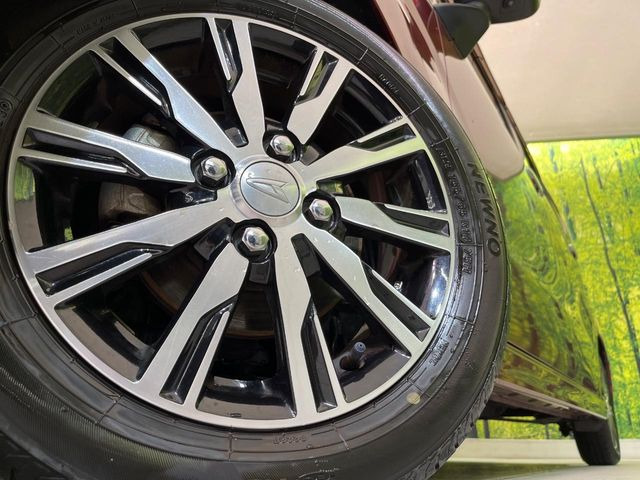 �y����14�C���`�A���~�z�C�[���z�O�ςɃ}�b�`���������A���~�z�C�[���𑕒����Ă���܂��B�e��ЊO�A���~�z�C�[����A�X�^�b�h���X�^�C�����戵�����Ă���܂��B���񂲑��k����������