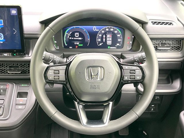 �y�X�e�A�����O�X�C�b�`�z�^�]���A�O������ڐ������炷���ƂȂ��A�I�[�f�B�I���̑��삪�\�ȕ֗��@�\!���S&���K�ȃh���C�u�����o���Ă���܂���