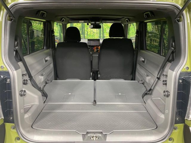 ���i�̂���������ʋ΁A���}���ɏ\���ȉ׎��X�y�[�X���m�ۂ��Ă���܂��B�Z�J���h�V�[�g��|���ƁA�傫�ȉו��̐ύڂ��\�ł���