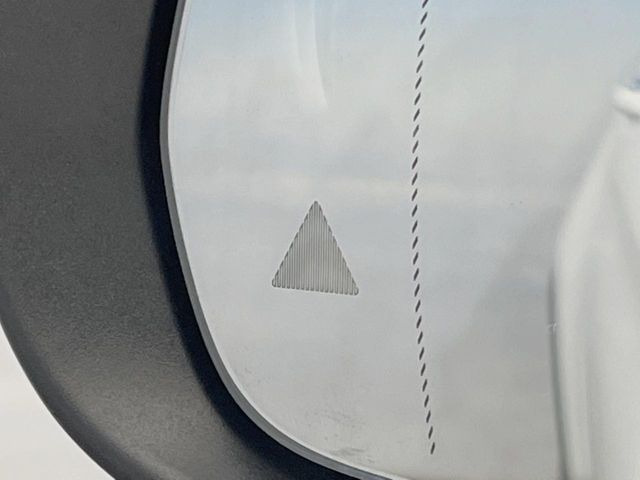 ���u���C���h�A�V�X�g�Z���T�[:���p����̎Ԃ����m���A�h���C�o�[���Ԑ��ύX���s���ۂɁA�x�����Ƌ��ɒ��ӂ𑣂��Ă������S�x���@�\�ł�!