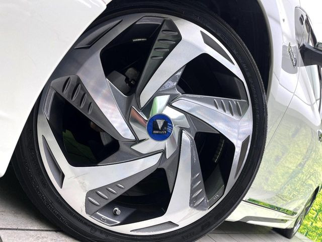 �y���f���X�^18�C���`�A���~�z�C�[���z�O�ςɃ}�b�`�����A���~�z�C�[���𑕒����Ă���܂��B�e��A���~�z�C�[����A�X�^�b�h���X�^�C�����戵�����Ă���܂��B���񂲑��k����������