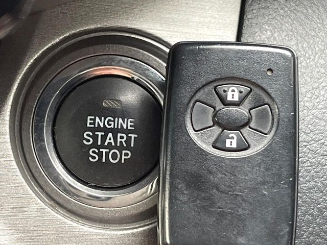 �y�X�}�[�g�L�[�z�J�o����|�P�b�g�ɓ��ꂽ�܂܂ł��h�A�̎{���E�������\�ȃX�}�[�g�L�[�𑕔��B�G���W���̃I���E�I�t�����J�M�����o���K�v����������Ƃ��Ă��֗��ł���