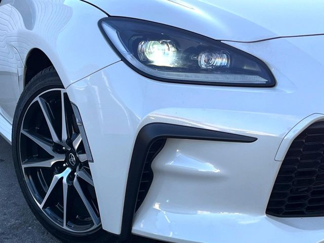 �yLED�w�b�h���C�g�z���V����ԑ��s�����ǍD�Ȏ��E���m�ۂ����S���ĉ^�]�ł��鍂�P�xLED�w�b�h���C�g�𑕔�!�_�����x�������A����d�͂��}�����Ă��܂��B