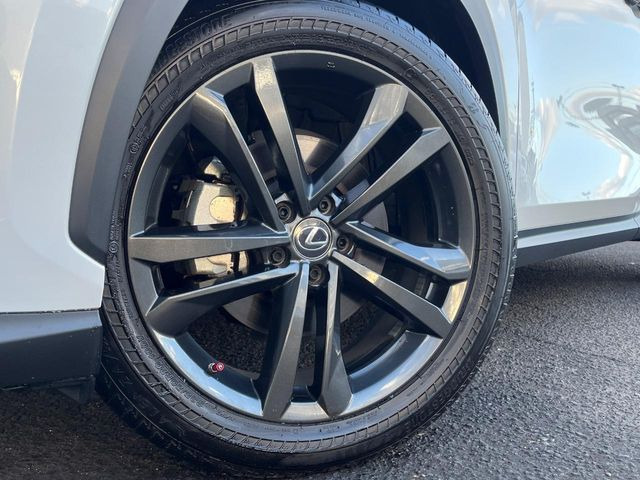 �y�O���[�h��p����20�C���`�A���~�z�C�[���z�f�U�C�����̍��������A���~�z�C�[���𑕒����Ă���܂��B�e��ЊO�A���~�z�C�[����A�X�^�b�h���X�^�C�����戵�����Ă���܂��B���񂲑��k����������