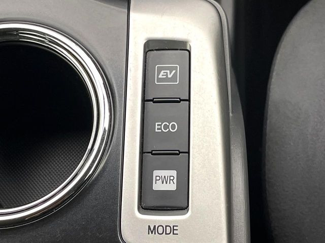 �y�h���C�u���[�h�Z���N�g�z�R���t�H�[�g�ȏ�薡����X�|�[�e�B�ȏ�薡�܂ŃX�C�b�`��Ő؂�ւ��\�B�V�[����C���ɍ��킹�����[�h��I�ׂ΁A�����̃h���C�u������w�y�����Ȃ�܂���