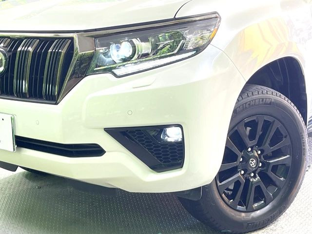 �yLED�w�b�h���C�g�z���V����ԑ��s�����ǍD�Ȏ��E���m�ۂ����S���ĉ^�]�ł��鍂�P�xLED�w�b�h���C�g�𑕔�!�_�����x�������A����d�͂��}�����Ă��܂��B