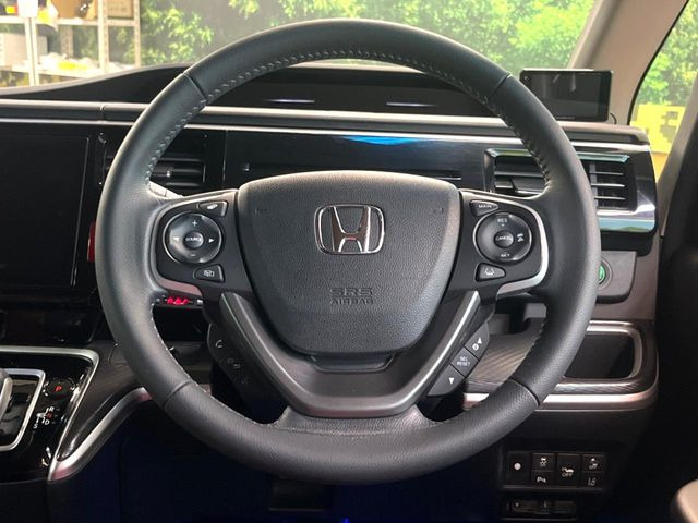 �y�����v�����X�e�A�����O�z�㎿�Ȋv���g�p���邱�ƂŁA��ɂ����������݂ƂĂ��^�]���₷���n���h���ł���