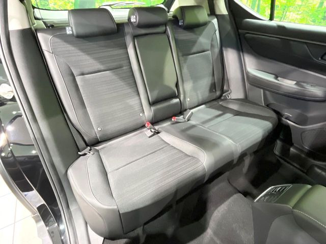 ���i���ȃI���W�i���t���A�}�b�g���I�v�V�����ɂĂ��p�ӂ��Ă���܂��B���D���ȃf�U�C����J���[�����Ԃɍ��킹�đI��ł����������Ƃ��ł��܂���