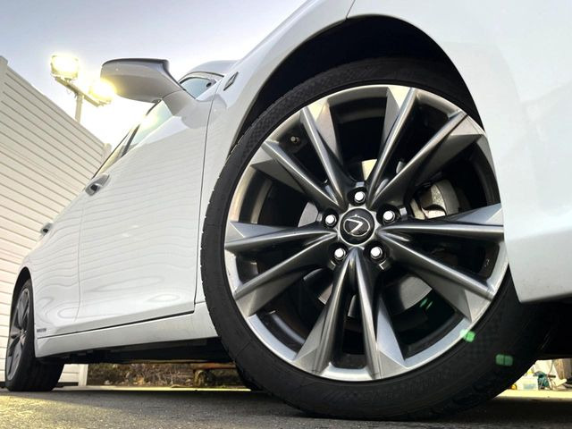 �y����19�C���`�A���~�z�C�[���z�O�ςɃ}�b�`���������A���~�z�C�[���𑕒����Ă���܂��B�e��ЊO�A���~�z�C�[����A�X�^�b�h���X�^�C�����戵�����Ă���܂��B���񂲑��k����������