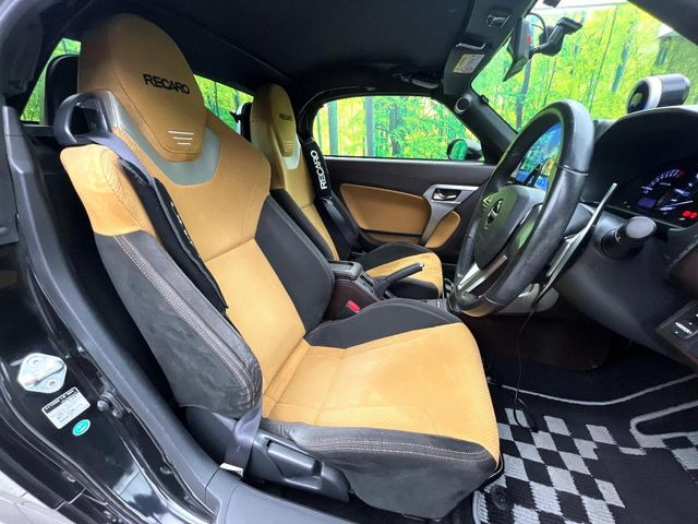 �yRECARO���o�P�b�g�V�[�g�z�l�ԍH�w�Ɋ�Â����ʈ����z�ɂ���č��ւ̕��S�Ⓑ���ԉ^�]���̔�J�������y������ڂŃ��J���Ƃ킩��X�|�[�e�B�ȃ��b�N�X�������ł��B