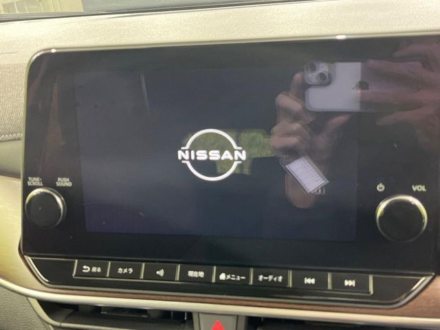 �y���[�J�[����9�C���`�i�r�z�C���e���A�ɗn�����ރX�^�C���b�V���ȁu��p�݌v�v���[�J�[�i�r�𑕔��􎋔F���⑀�쐫�ȂǊ�{���\�ɂ��D��A���㎿�ȃJ�[���C�t�����y���݂��������܂��B