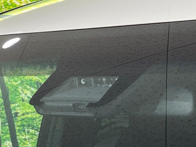 �y�g���^�Z�[�t�e�B�Z���X�z���s���ɑO���̎ԗ�����F�����A�Փ˂������Ȏ��͌x��ƃu���[�L�ŏՓˉ���Ɣ�Q�y�����A�V�X�g�B�����S�Ƀh���C�u�����y���݂��������܂��B