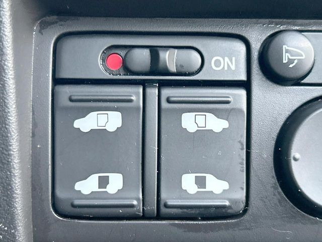 �y�����p���[�X���C�h�h�A�z�X�}�[�g�L�[��^�]�Ȃ̃X�C�b�`�Ō�ȗ����X���C�h�h�A�̊J���\���d��������͂����ăh�A���J����K�v�������A�����Ȃ��q�l�ł��ȒP�ɊJ���߂ł����K�ł���