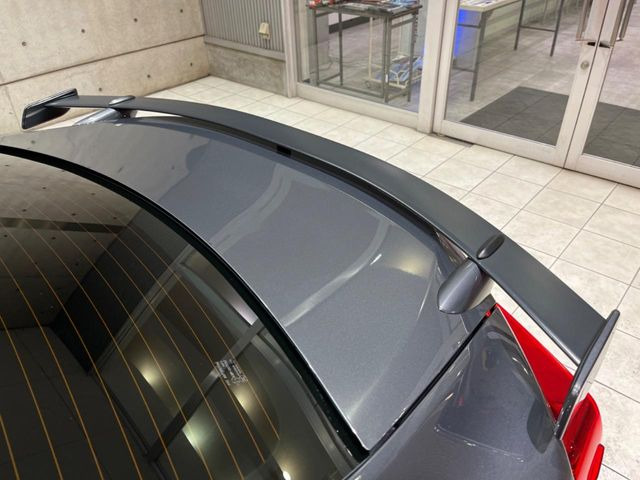 �y�����X�|�C���[�z�X�|�[�c�J�[�炵�����O�b�ƈ����������X�|�C���[�𑕒��􍂑����s���̃X�^�r���e�B(���s���萫)����ɖ𗧂��܂��B