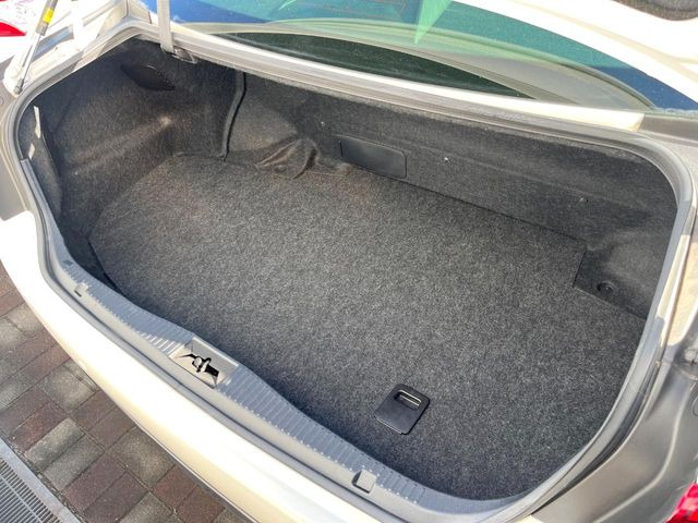 ���i�̂���������ʋ΁A���}���ɏ\���ȉ׎��X�y�[�X���m�ۂ��Ă���܂��B