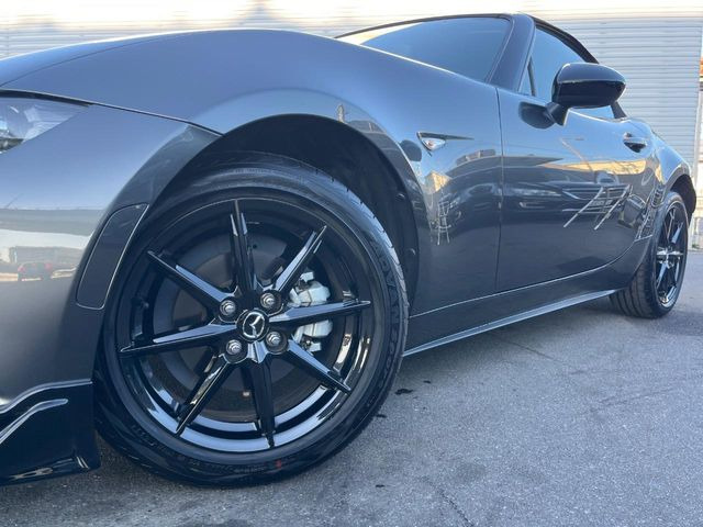 �y����16�C���`�A���~�z�C�[���z�O�ςɃ}�b�`���������A���~�z�C�[���𑕒����Ă���܂��B�e��ЊO�A���~�z�C�[����A�X�^�b�h���X�^�C�����戵�����Ă���܂��B���񂲑��k����������