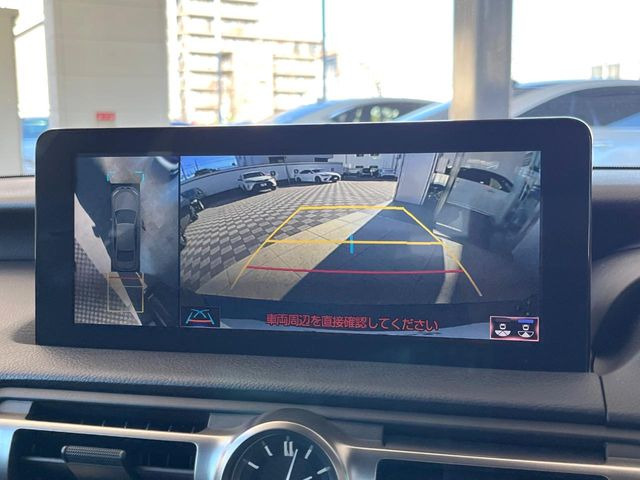 �y�p�m���~�b�N�r���[���j�^�[�z��p�̃J�����ɂ��A�ォ�猩���낵���悤�Ȏ��_��360�x�N���}�̎��͂��m�F���邱�Ƃ��ł��܂������p�������m�F���₷���A�����ꏊ�ł̐؂�Ԃ��⒓�Ԃ��X���[�Y�ɍs���܂��B