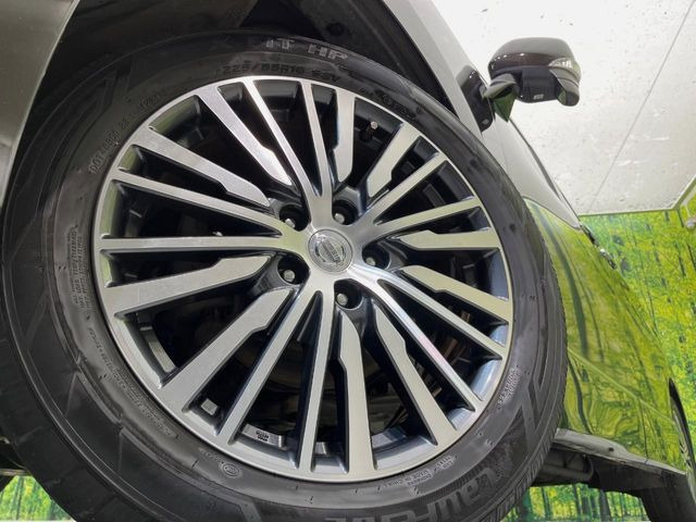 �y����18�C���`�A���~�z�C�[���z�O�ςɃ}�b�`���������A���~�z�C�[���𑕒����Ă���܂��B�e��ЊO�A���~�z�C�[����A�X�^�b�h���X�^�C�����戵�����Ă���܂��B���񂲑��k����������