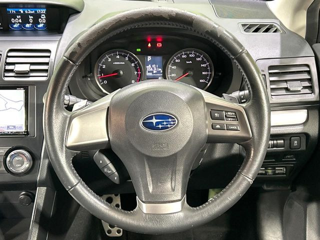 �y�����v�����X�e�A�����O�z�㎿�Ȋv���g�p���邱�ƂŁA��ɂ����������݂ƂĂ��^�]���₷���n���h���ł���