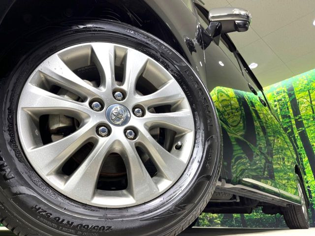 �y����16�C���`�A���~�z�C�[���z�O�ςɃ}�b�`���������A���~�z�C�[���𑕒����Ă���܂��B�e��ЊO�A���~�z�C�[����A�X�^�b�h���X�^�C�����戵�����Ă���܂��B���񂲑��k����������