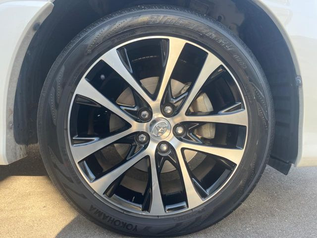 �y�����A���~�z�C�[���z�O�ςɃ}�b�`���������A���~�z�C�[���𑕒����Ă���܂��B�e��ЊO�A���~�z�C�[����A�X�^�b�h���X�^�C�����戵�����Ă���܂��B���񂲑��k����������