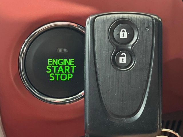 �y�L�[���X�X�^�[�g�V�X�e���z�J�o����|�P�b�g�ɓ��ꂽ�܂܂ł��h�A�̎{���E�������\�ȃX�}�[�g�L�[�𑕔��B�G���W���̃I���E�I�t�����J�M�����o���K�v����������Ƃ��Ă��֗��ł���