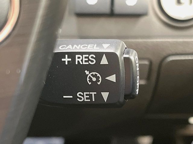 �y�N���[�Y�R���g���[���z�������H�����N���N���s�B�A�N�Z���𗣂��Ă���葬�x�ő��s���ł��A�������^�]���̕��S���y��!�����E�������ȒP�ȃX�C�b�`����Œ����ł��܂��B