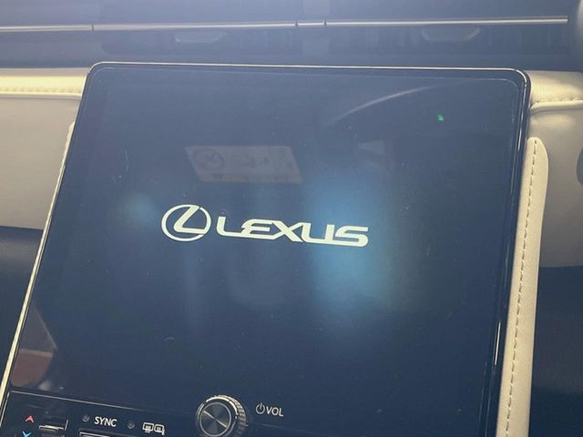 �y9.8�C���` �f�B�X�v���C�I�[�f�B�I�z���ʂ̃f�B�X�v���C��AppleCarPlay��AndroidAuto�����p�\�B�傫�ȉ�ʂŃX�}�z�i�r�A�v���������p���������܂���