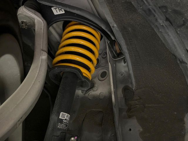 �yZOOM���_�E���T�X�z���[�_�E���ς݂̂��ԂŁA�X�^�C���b�V���Ȍ����ڂƂȂ��Ă���܂��B�ԗ��̏d�S�������鎖�ŁA���s���̈��萫�����サ�܂���