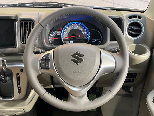 �y�����v�����X�e�A�����O�z�㎿�Ȋv���g�p���邱�ƂŁA��ɂ����������݂ƂĂ��^�]���₷���n���h���ł���