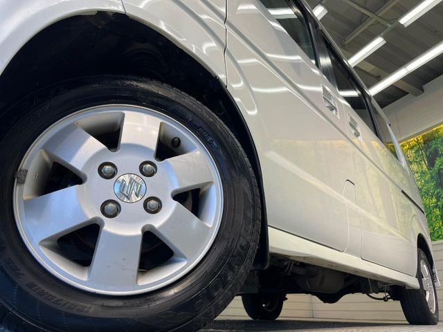 �y����13�C���`�A���~�z�C�[���z�O�ςɃ}�b�`���������A���~�z�C�[���𑕒����Ă���܂��B�e��ЊO�A���~�z�C�[����A�X�^�b�h���X�^�C�����戵�����Ă���܂��B���񂲑��k����������