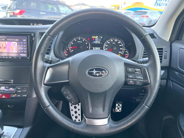 �y�����v�����X�e�A�����O�z�㎿�Ȋv���g�p���邱�ƂŁA��ɂ����������݂ƂĂ��^�]���₷���n���h���ł���