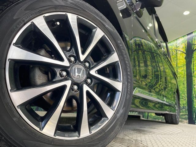 �y����17�C���`�A���~�z�C�[���z�O�ςɃ}�b�`���������A���~�z�C�[���𑕒����Ă���܂��B�e��ЊO�A���~�z�C�[����A�X�^�b�h���X�^�C�����戵�����Ă���܂��B���񂲑��k����������