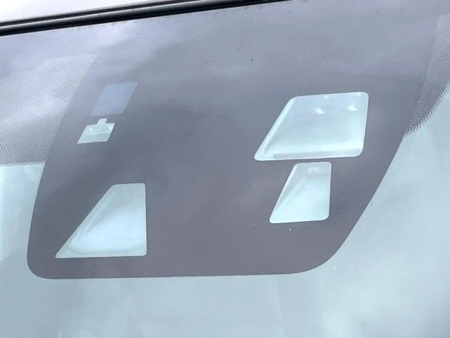 �yi-ACTIVESENSE�z���s���ɑO���̎ԗ�����F�����A�Փ˂������Ȏ��͌x��ƃu���[�L�ŏՓˉ���Ɣ�Q�y�����A�V�X�g�B�����S�Ƀh���C�u�����y���݂��������܂��B