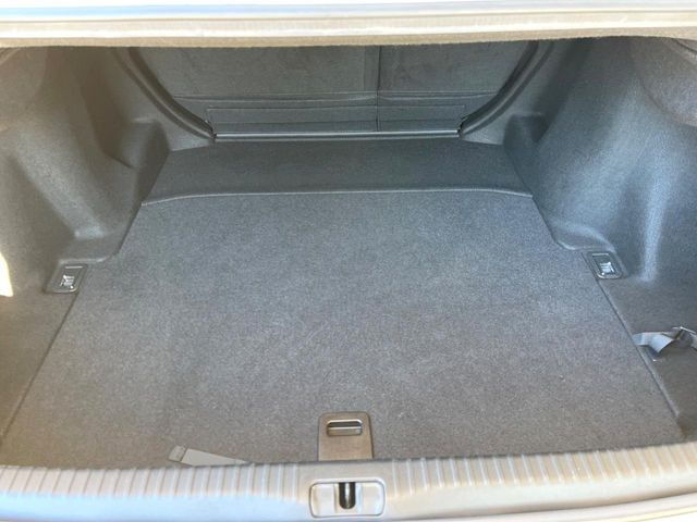 ���i�̂���������ʋ΁A���}���ɏ\���ȉ׎��X�y�[�X���m�ۂ��Ă���܂��B