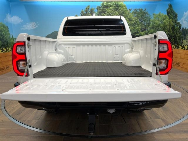 �ύڗ�500kg�̍L�X�Ƃ����f�b�L�́A�V�т���d���܂ő��p�r�Ɏg���܂��B�x�b�h���C�i�[��g�m�J�o�[�̎��t���������k��������