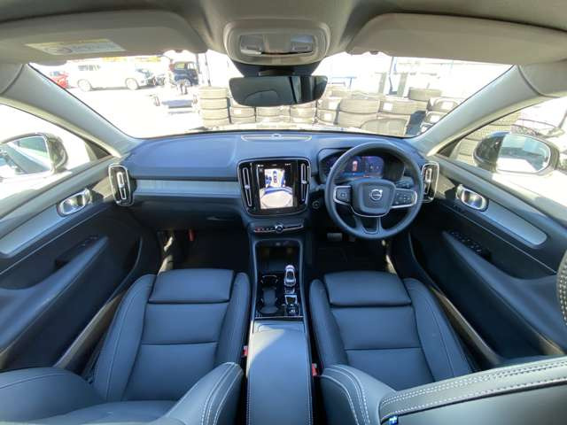 XC40ウルトラ B4 AWD 4WD