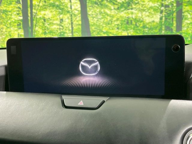 �y12.3�C���`�}�c�_�R�l�N�g�z�ԓ��̕��͋C�Ƀ}�b�`������^�f�B�X�v���C�B�X�}�z�ڑ��ł̃i�r�g�p��Bluetooth�Đ����A�l�X�ȋ@�\���y���߂܂��B�����I�ȃ_�C�������삪�\�ŁA�g��������ǍD�ł��B