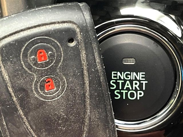 �y�L�[�t���[�V�X�e���z�J�o����|�P�b�g�ɓ��ꂽ�܂܂ł��h�A�̎{���E�������\�ȃX�}�[�g�L�[�𑕔��B�G���W���̃I���E�I�t�����J�M�����o���K�v����������Ƃ��Ă��֗��ł���