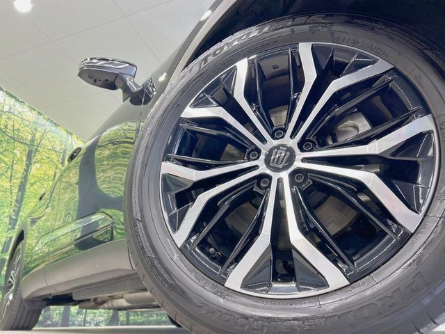 �y����19�C���`�A���~�z�C�[���z�O�ςɃ}�b�`���������A���~�z�C�[���𑕒����Ă���܂��B�e��ЊO�A���~�z�C�[����A�X�^�b�h���X�^�C�����戵�����Ă���܂��B���񂲑��k����������