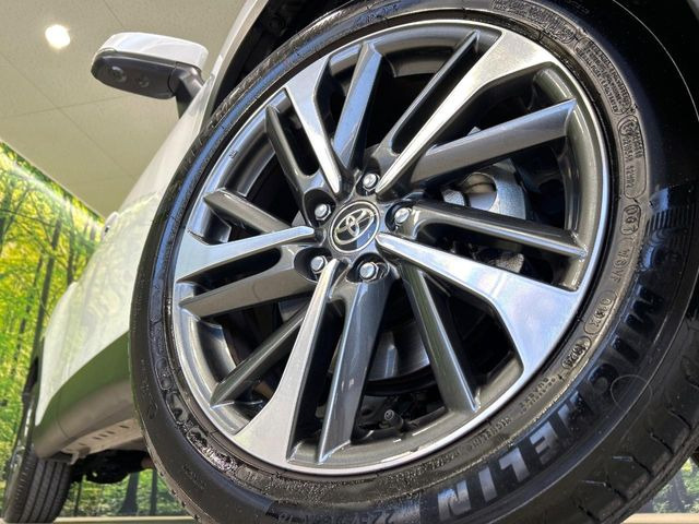 �y����18�C���`�A���~�z�C�[���z�O�ςɃ}�b�`���������A���~�z�C�[���𑕒����Ă���܂��B�e��ЊO�A���~�z�C�[����A�X�^�b�h���X�^�C�����戵�����Ă���܂��B���񂲑��k����������