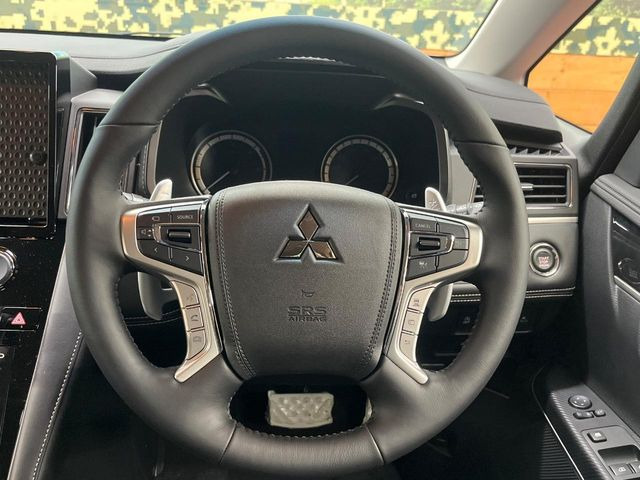 �y�����v�����X�e�A�����O�z�㎿�Ȋv���g�p���邱�ƂŁA��ɂ����������݂ƂĂ��^�]���₷���n���h���ł���