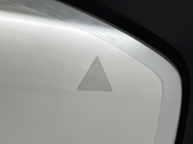 �y�u���C���h�X�|�b�g���j�^�����O�z���s���A�h�A�~���[�̎��p�ɂȂ�₷���ӏ��Ɍ㑱�Ԃ��ڋ߂���ƃT�C�h�~���[�t�߂Ɍx����\���A�h���C�o�[�ɒ��ӊ��N�����Ă���܂��B