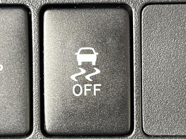 �y������h�~���u�z�ԗ��̉���������m����ƁA�����I�Ɏԗ��̐i�s������ۂ悤�Ɏԗ��𐧌䂵�܂��B�J�̓��ȂǊ���₷���H�ʏ󋵂ł����S�ȉ^�]���\�ł��B