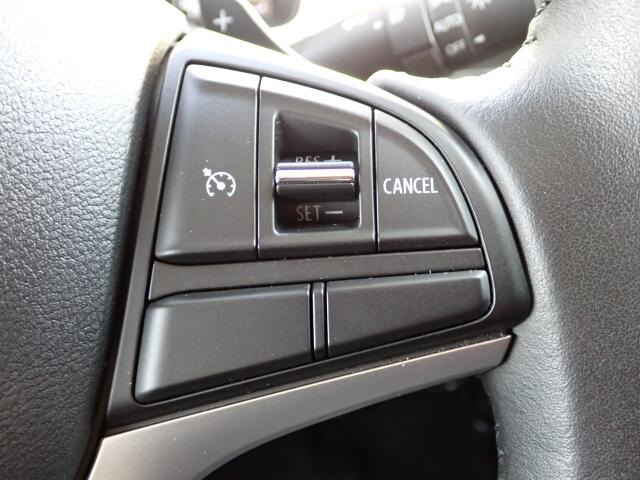 �y�N���[�Y�R���g���[���z�������H�ł̒��������s���y�Ɂ�A�N�Z���y�_���𓥂܂��Ɏԑ������ɕۂ��Ƃ��\�ł��B�O���̎ԗ������m���ĎԊԂ�ۂ悤�ɑ��x���߂��Ă���܂�!!