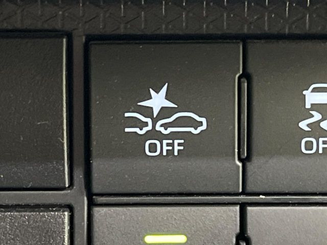 �y�X�}�[�g�A�V�X�g�z���s���ɑO���̎ԗ�����F�����A�Փ˂������Ȏ��͌x��ƃu���[�L�ŏՓˉ���Ɣ�Q�y�����A�V�X�g�B�����S�Ƀh���C�u�����y���݂��������܂��B