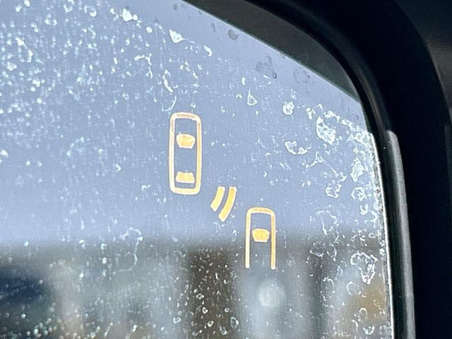 �y�����r�[�N���f�B�e�B�N�V�����z���s���A�h�A�~���[�̎��p�ɂȂ�₷���ӏ��Ɍ㑱�Ԃ��ڋ߂���ƃT�C�h�~���[�t�߂Ɍx����\���A�h���C�o�[�ɒ��ӊ��N�ƁA����̍ۂ̓n���h��������A�V�X�g�����܂��B