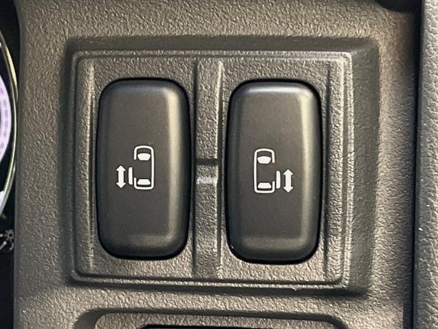 �y�����p���[�X���C�h�h�A�z�X�}�[�g�L�[��^�]�Ȃ̃X�C�b�`�Ō�ȗ����X���C�h�h�A�̊J���\���d��������͂����ăh�A���J����K�v�������A�����Ȃ��q�l�ł��ȒP�ɊJ���߂ł����K�ł���